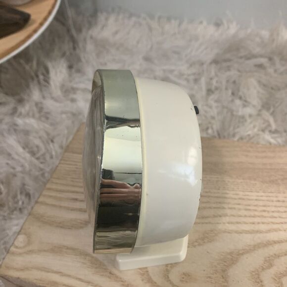 Vintage Westclox Wind-Up Alarm Clocks Bundle Of 2 Bedside 1 Travel Clock - Picture 9 of 16